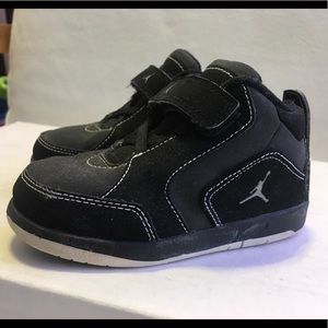 Toddler Nike Jordans shoes Sz 7